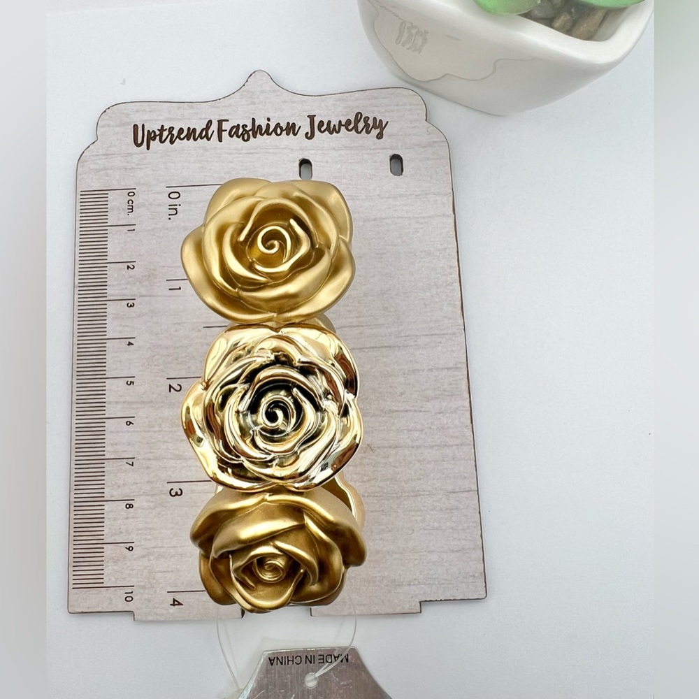 STATEMENT ROSE BRACELET - Picture 5 of 7